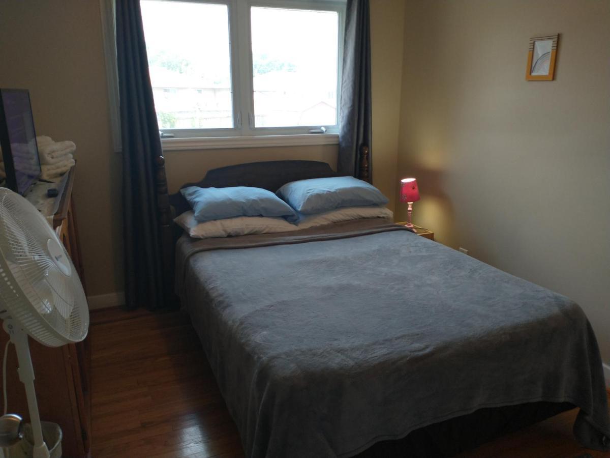 Barrie North Retreat - Quiet And Friendly Villa Esterno foto